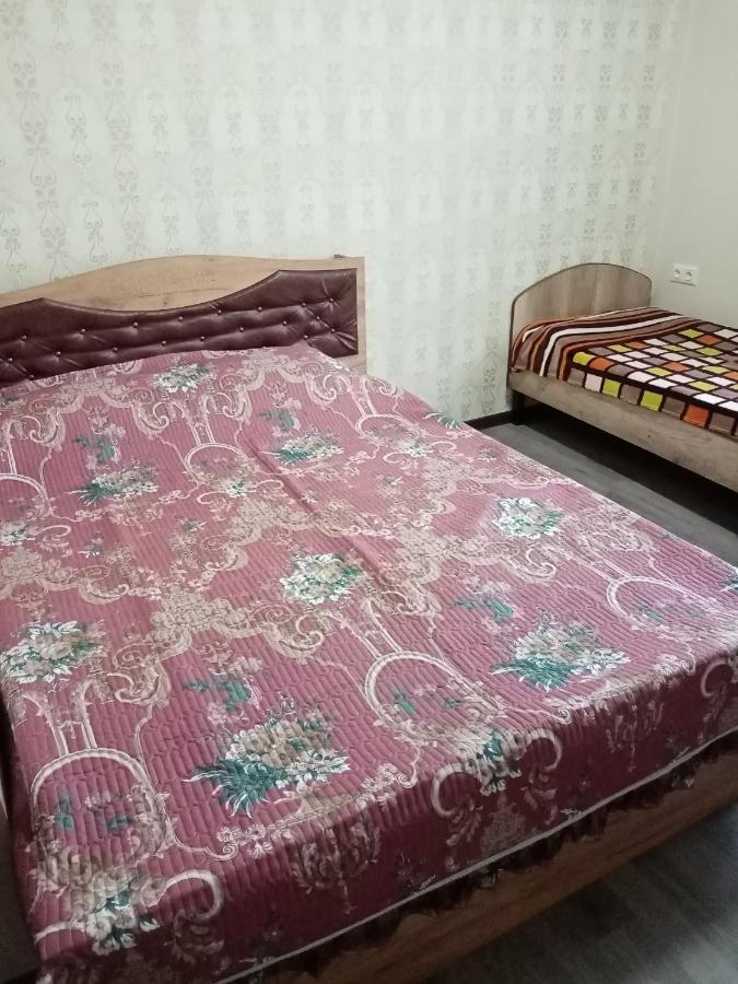 Hostel Esal Osh Bagian luar foto