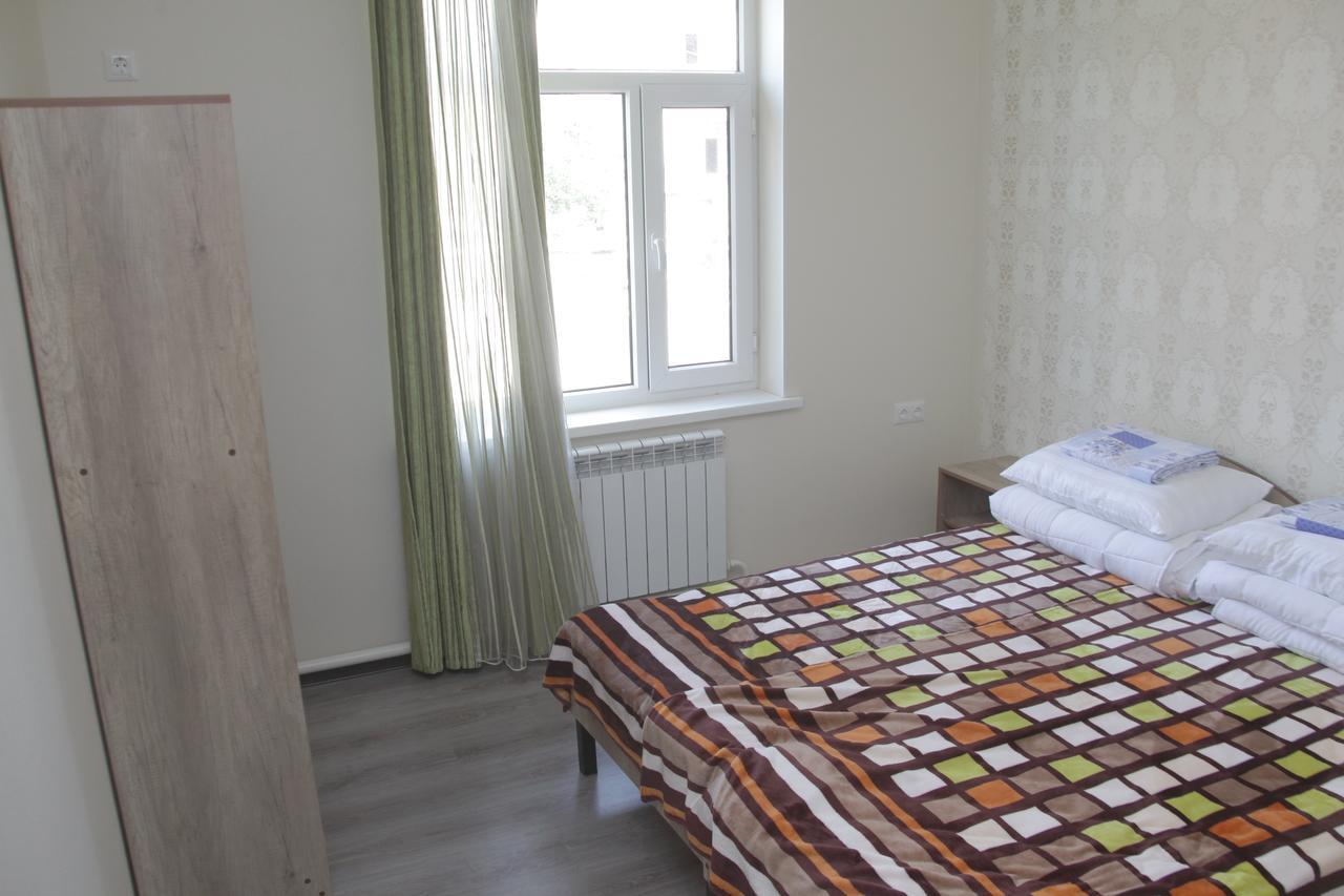 Hostel Esal Osh Bagian luar foto