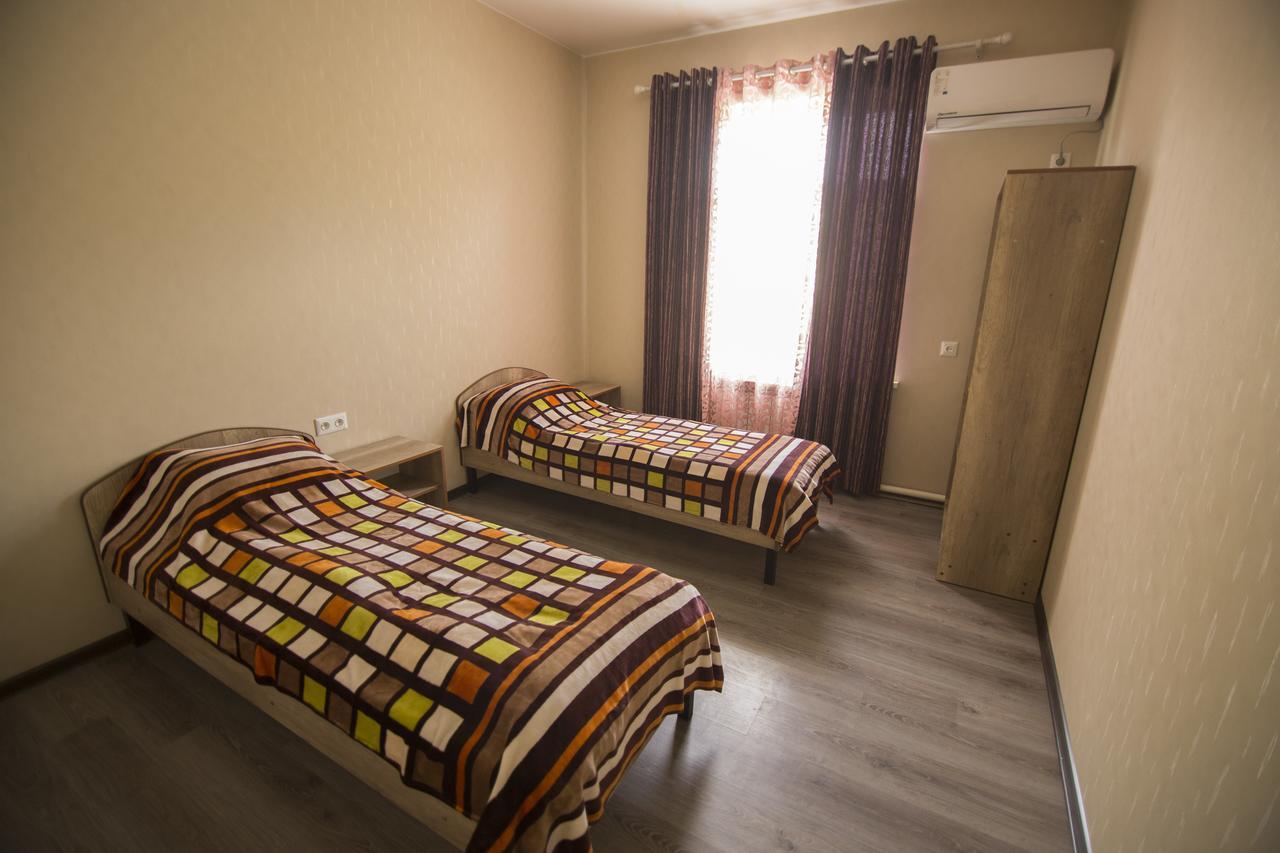 Hostel Esal Osh Bagian luar foto