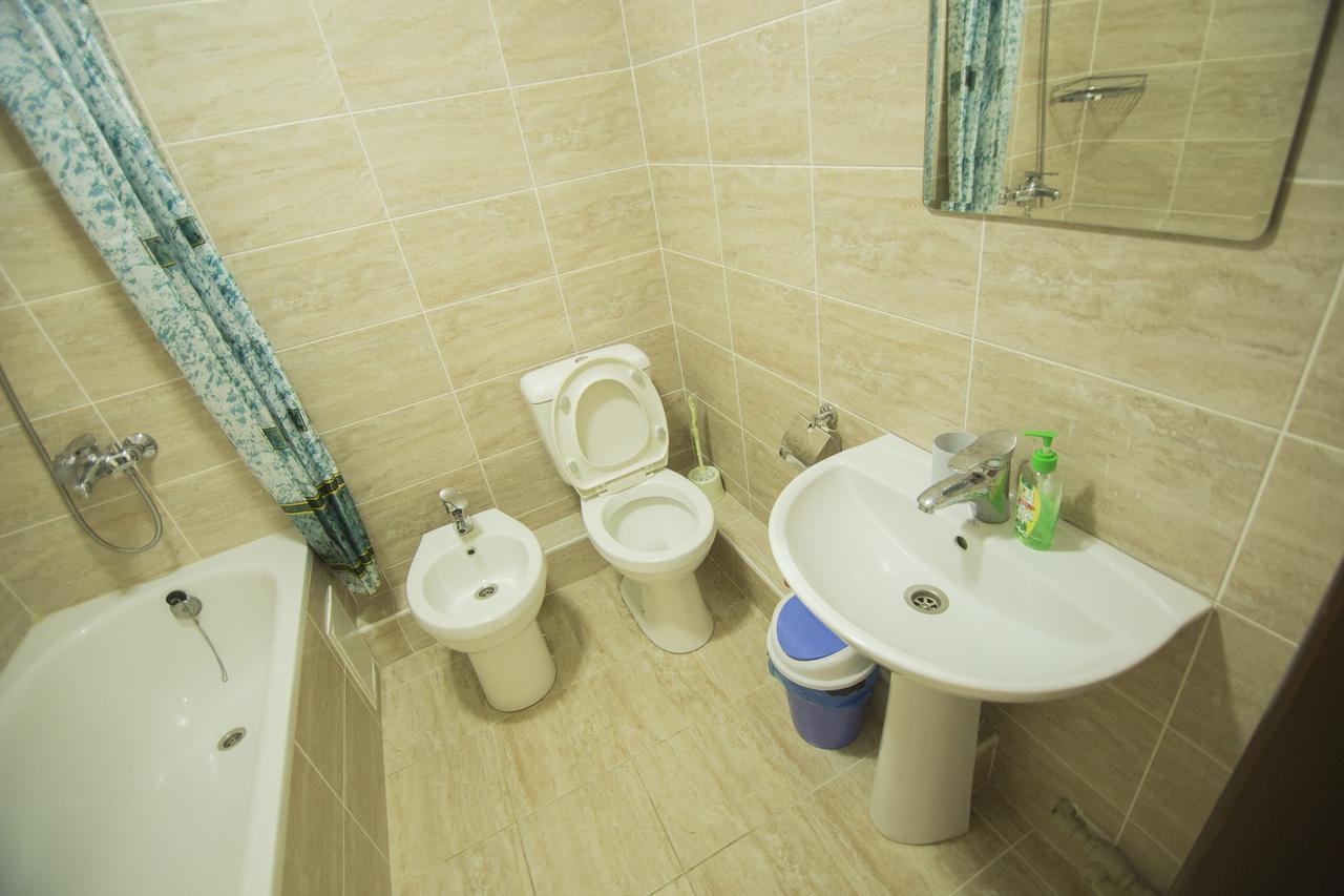 Hostel Esal Osh Bagian luar foto