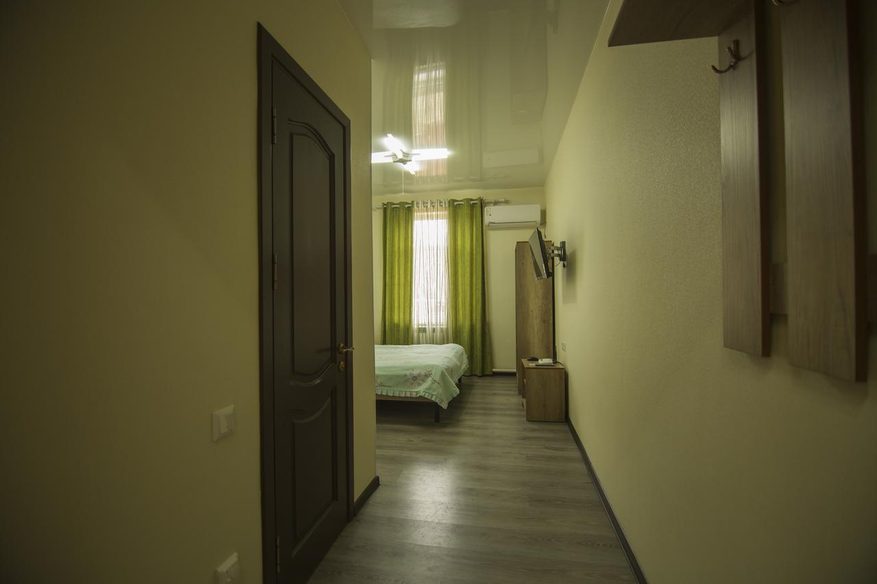 Hostel Esal Osh Bagian luar foto