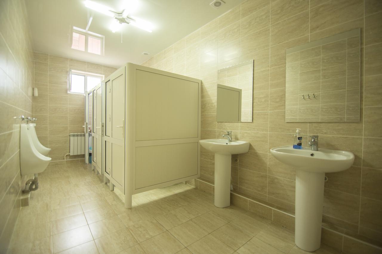 Hostel Esal Osh Bagian luar foto
