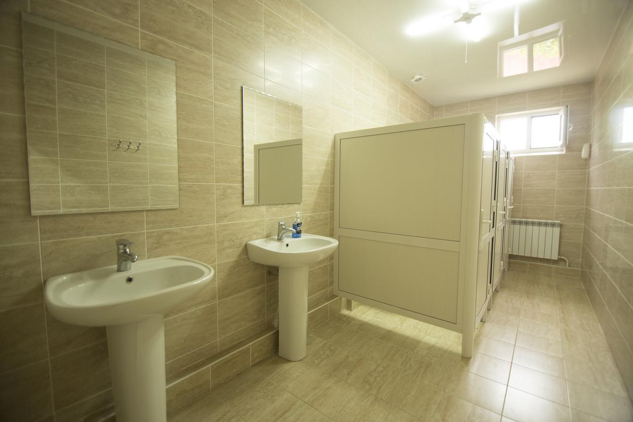 Hostel Esal Osh Bagian luar foto