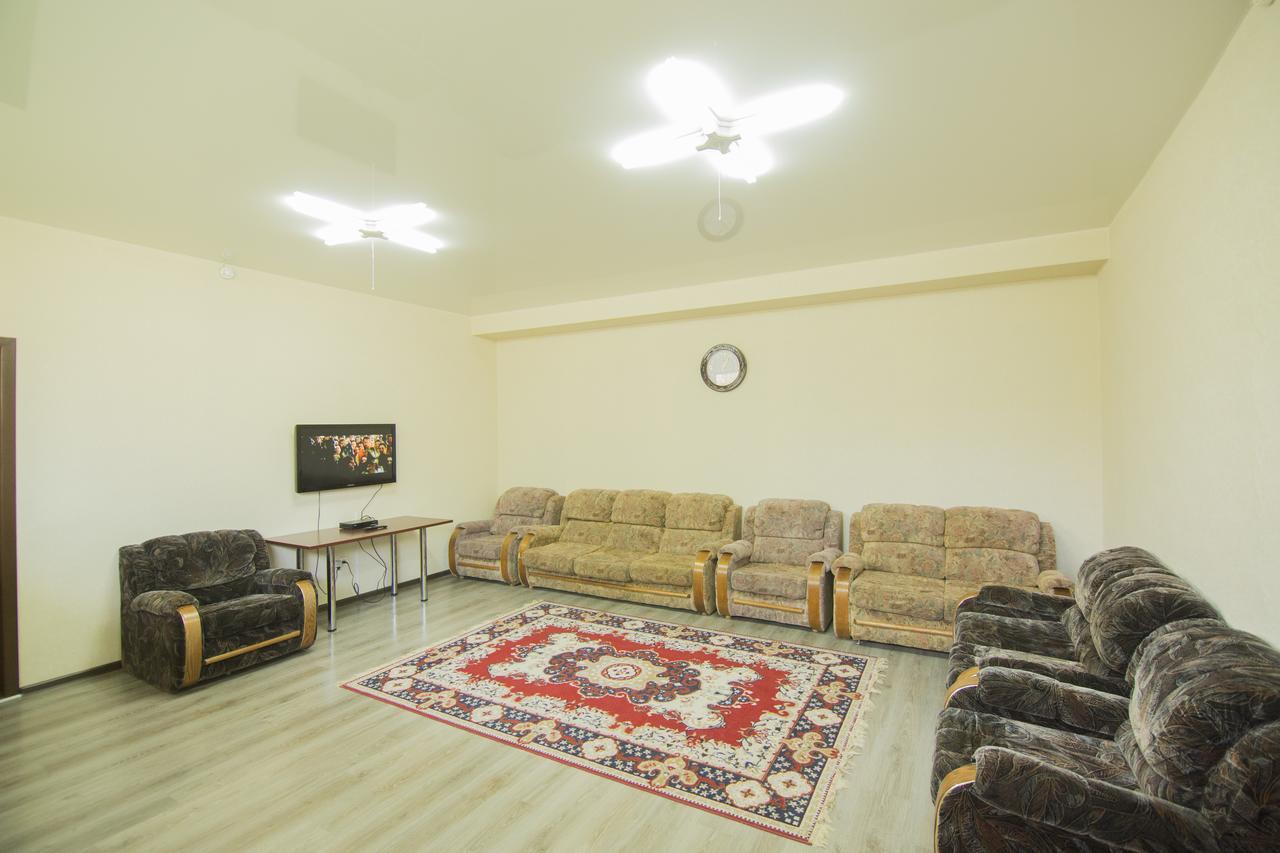 Hostel Esal Osh Bagian luar foto